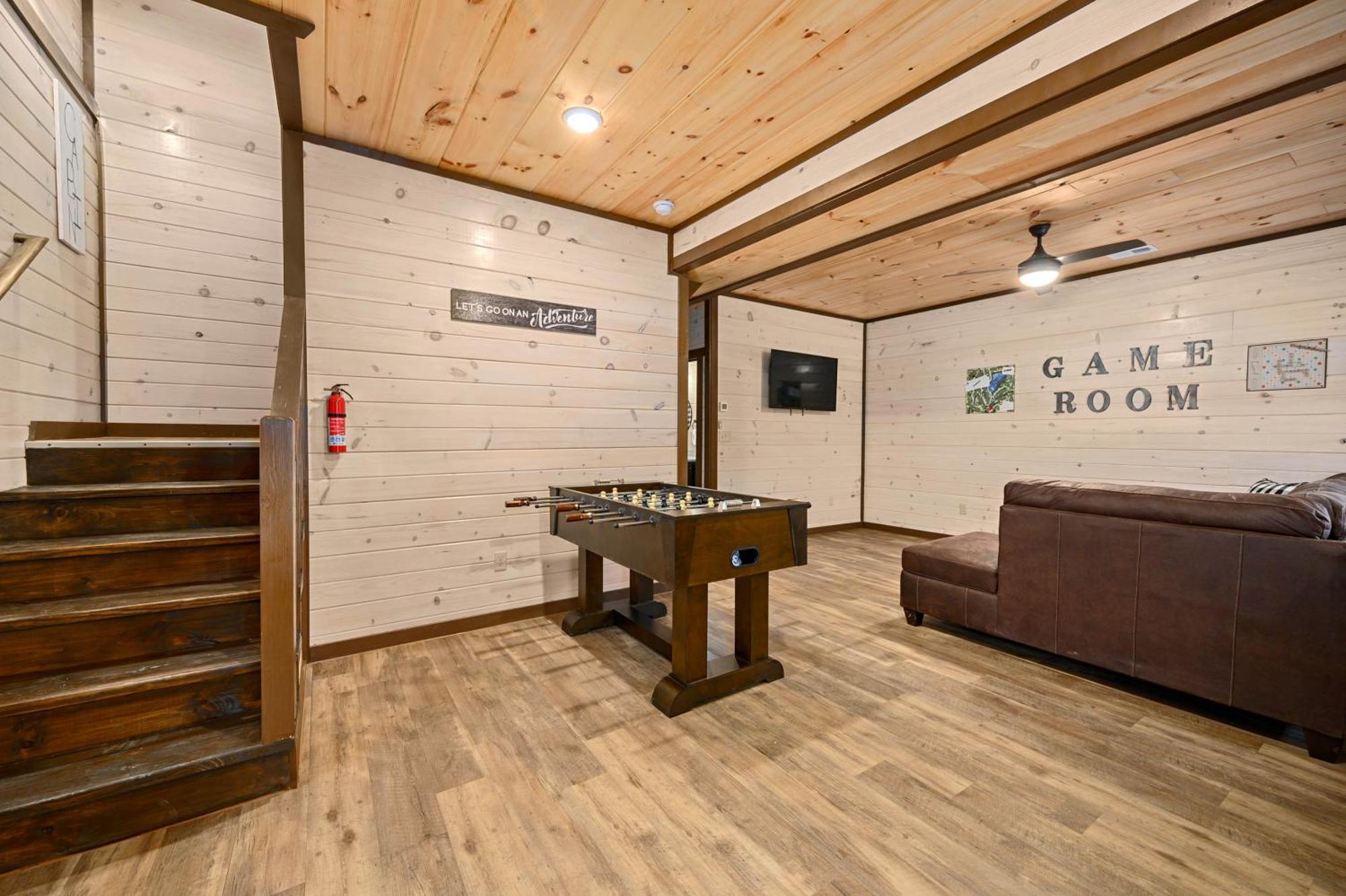 Luxury 3-Br Cabin Minutes From Parkway With Game Room And Hot Tub Pigeon Forge Eksteriør billede