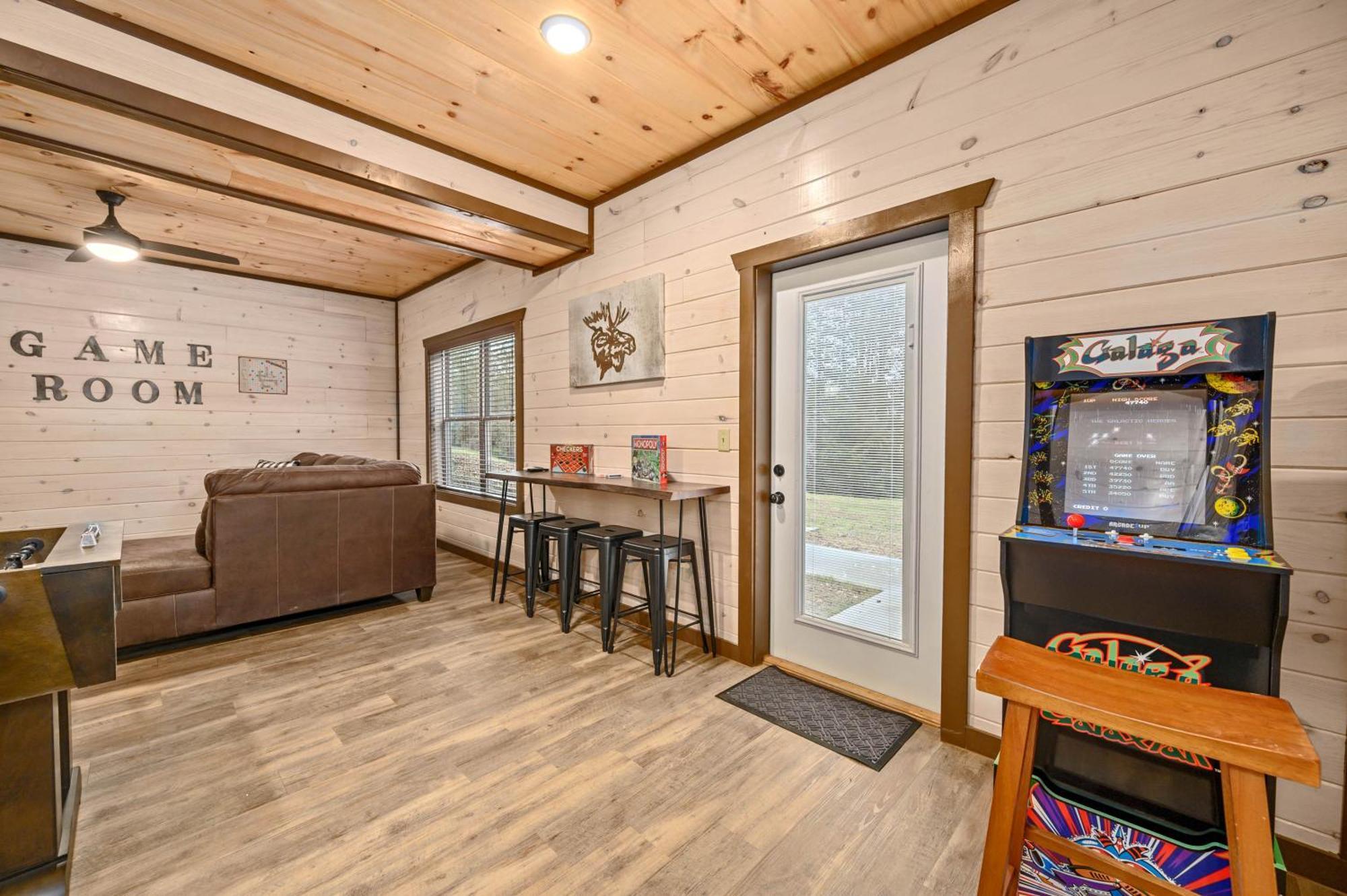 Luxury 3-Br Cabin Minutes From Parkway With Game Room And Hot Tub Pigeon Forge Eksteriør billede