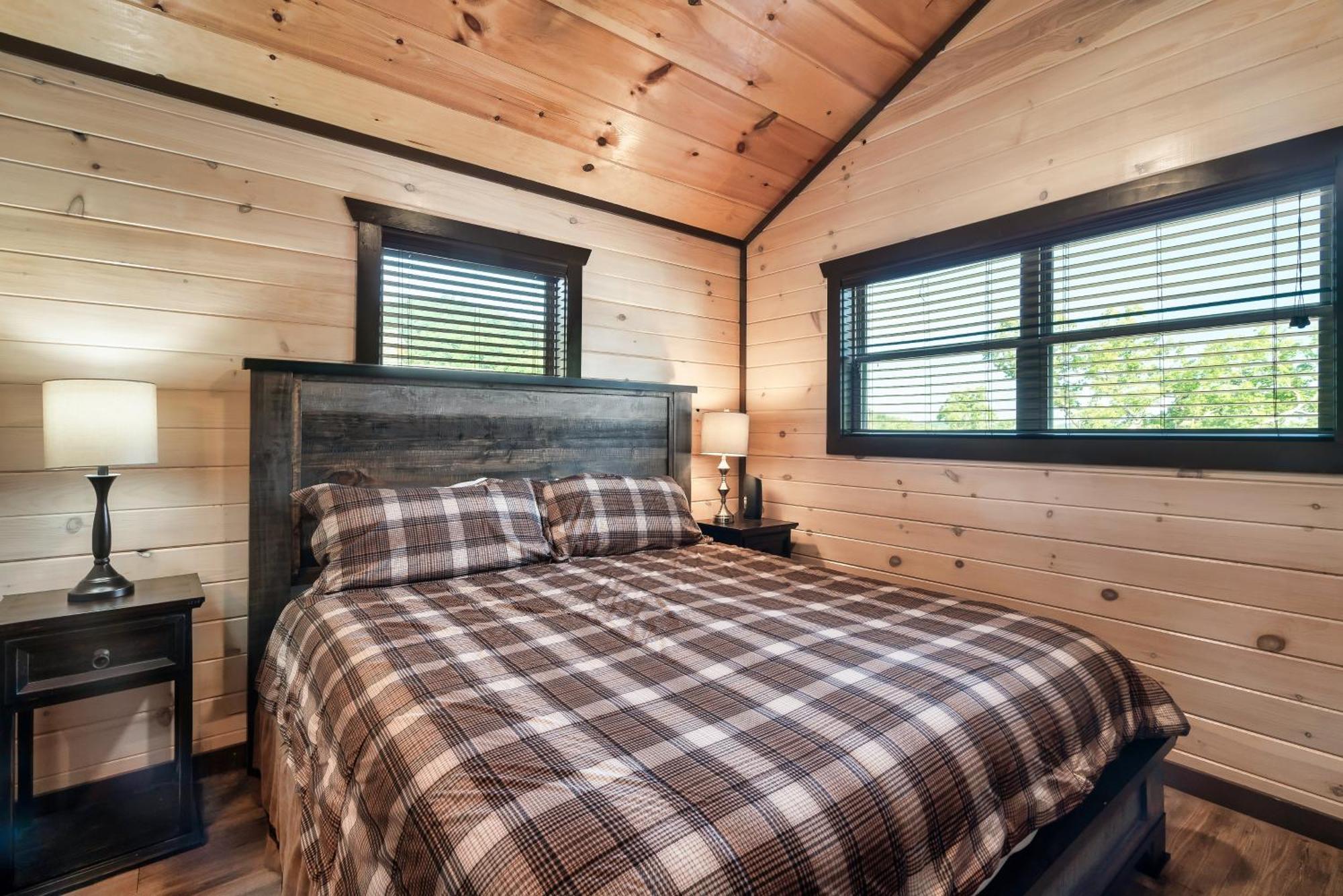 Luxury 3-Br Cabin Minutes From Parkway With Game Room And Hot Tub Pigeon Forge Eksteriør billede