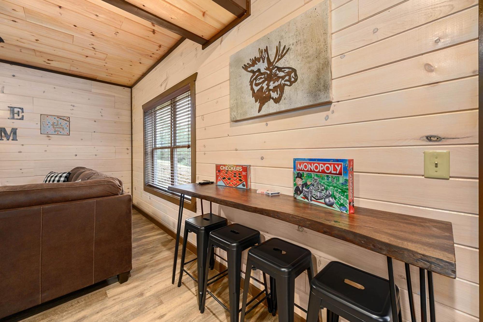 Luxury 3-Br Cabin Minutes From Parkway With Game Room And Hot Tub Pigeon Forge Eksteriør billede